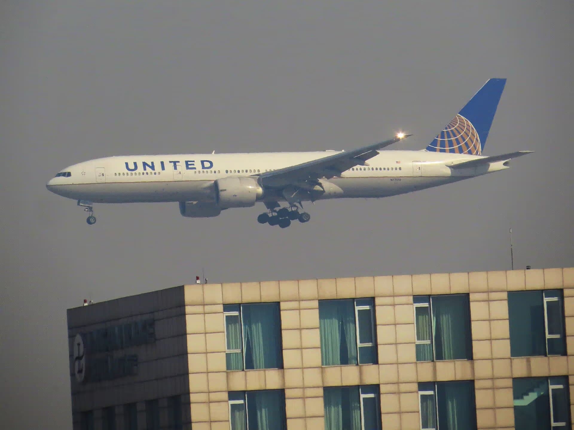 N77014 — Boeing