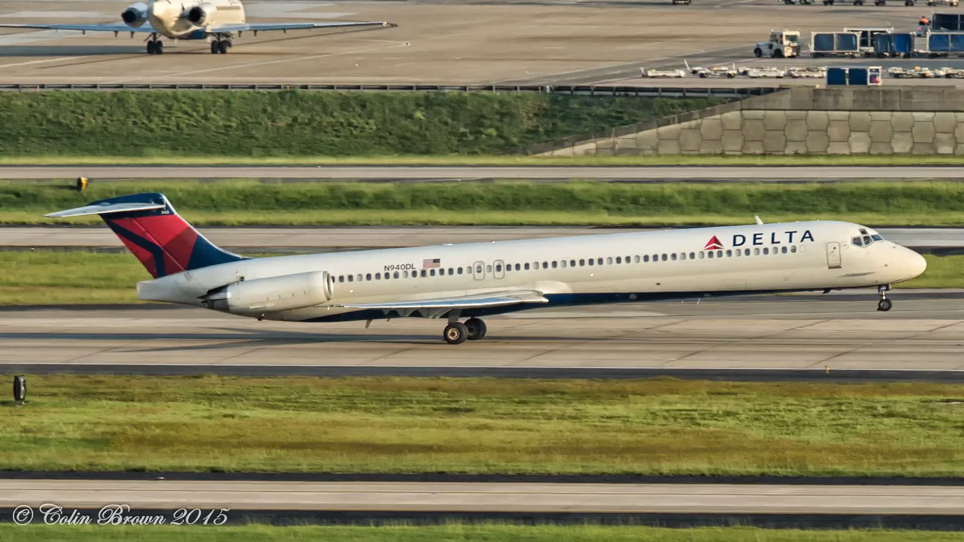 N940DL — Douglas