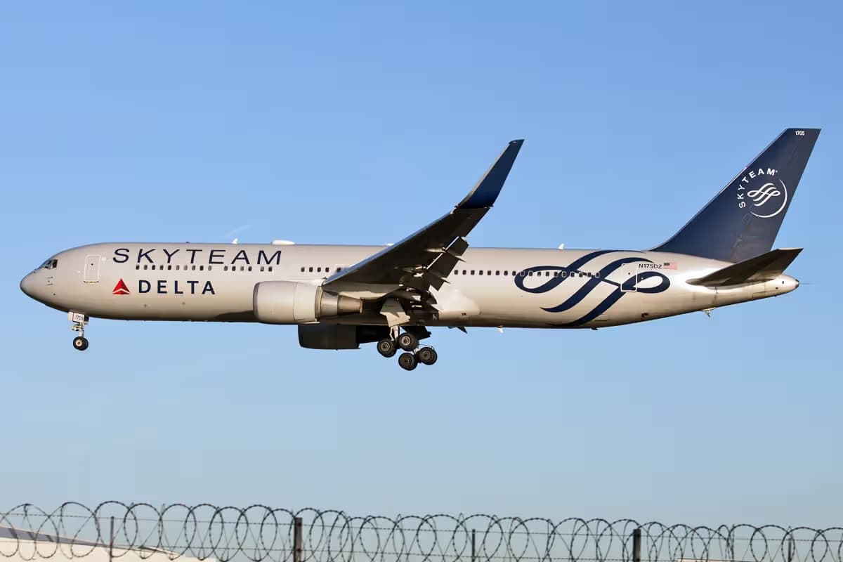 N175DZ — Boeing