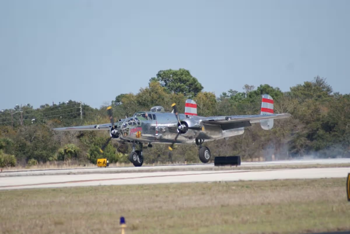Unidentified — Twin-engine aircraft