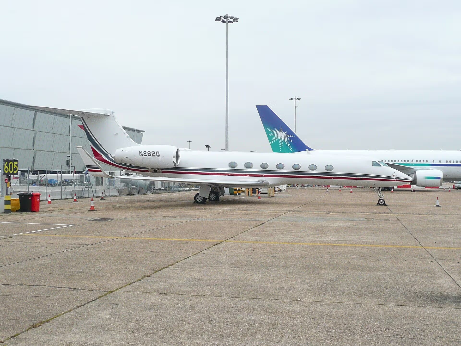 N282Q — Business jet