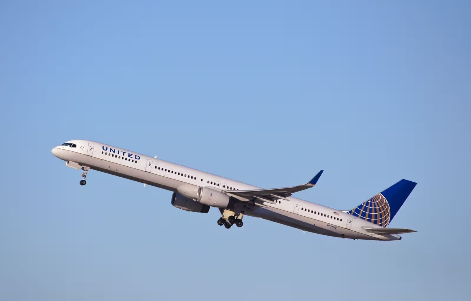 N57862 — Twin-engine aircraft