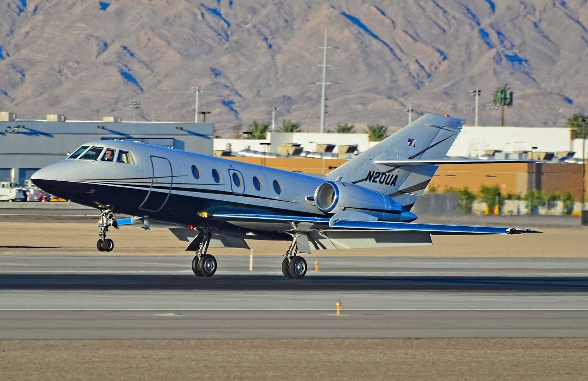 N20UA — Business jet