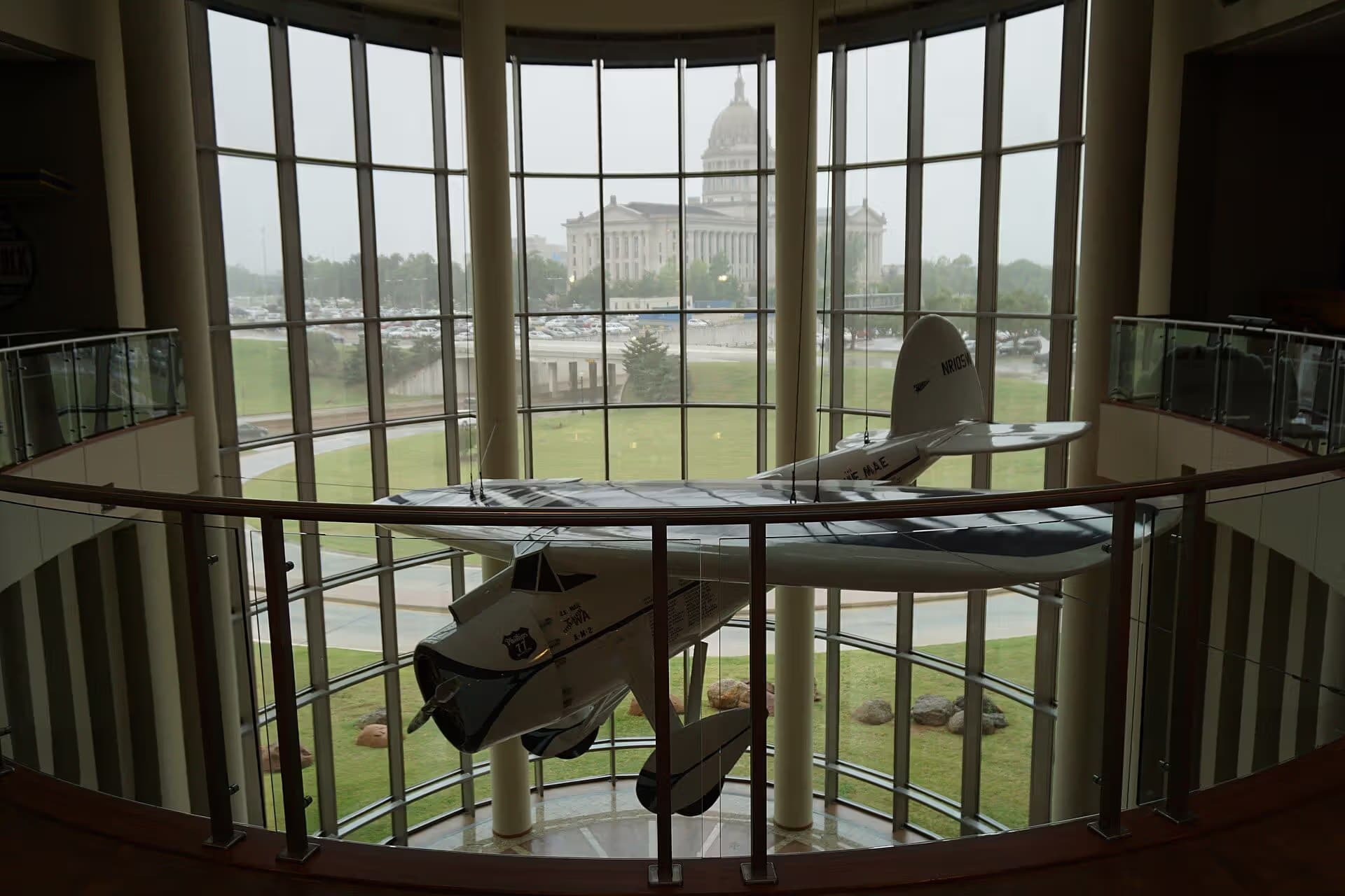 Unidentified — Single-engine aircraft