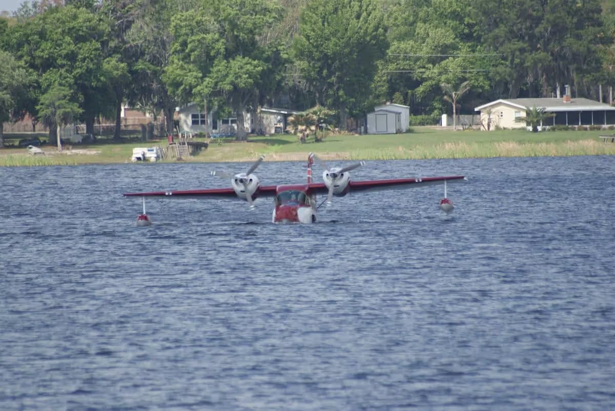 N144GW — Twin-engine aircraft