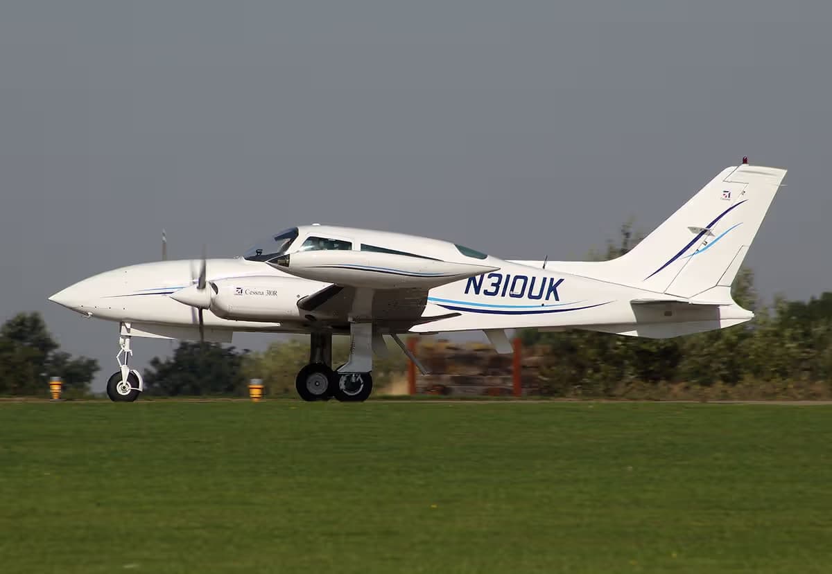 N310UK — Cessna