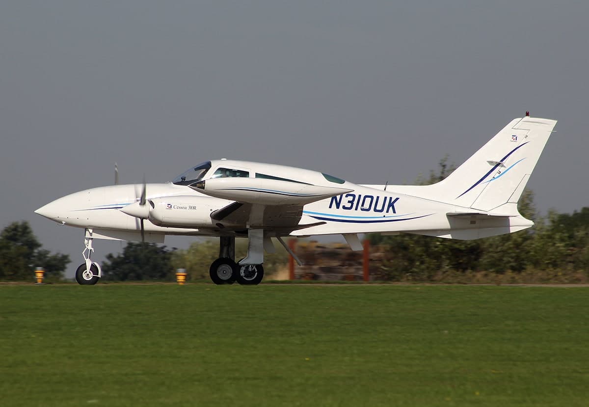 N310UK — Cessna