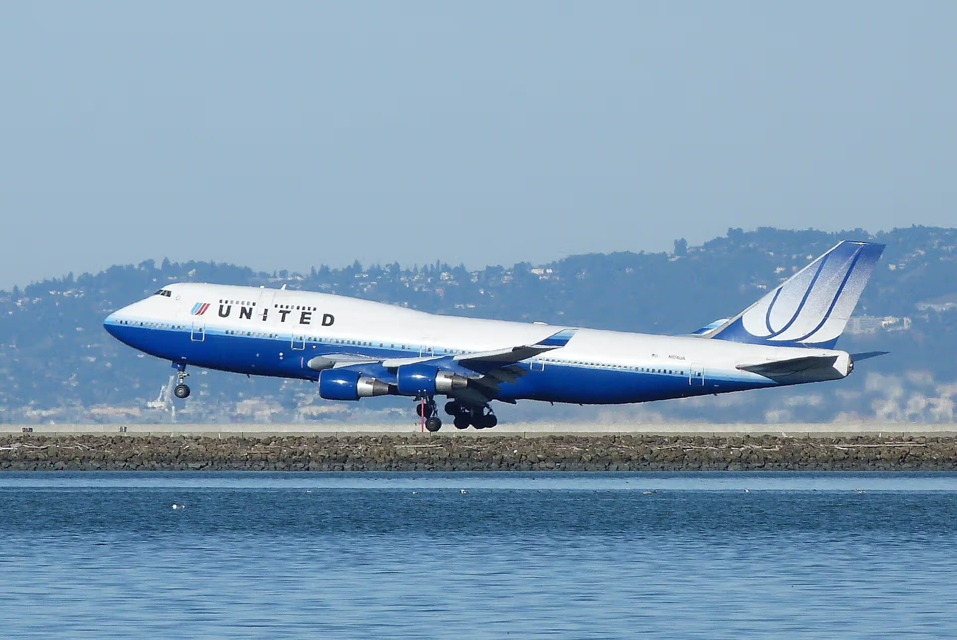 N174UA — Boeing