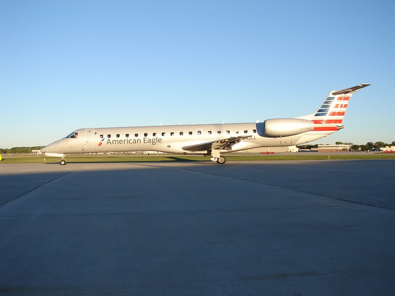N942LL — Embraer
