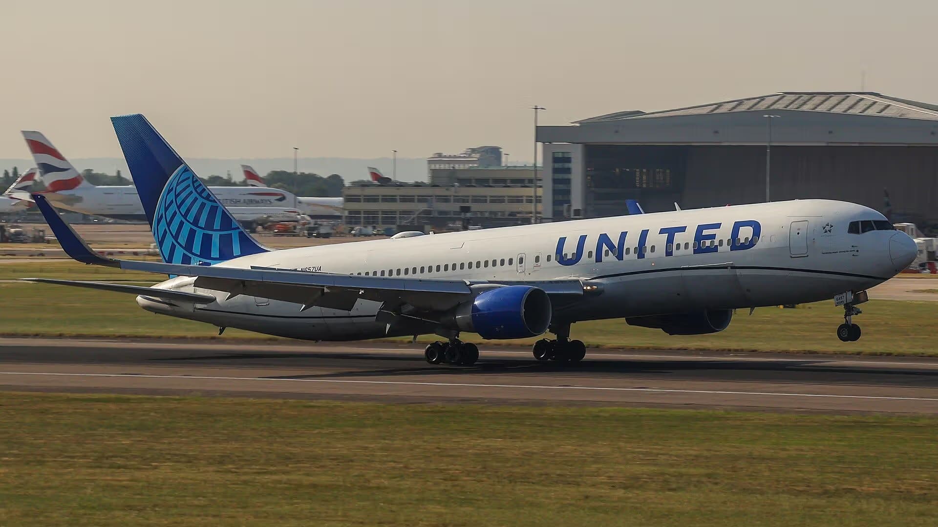 N657UA — Boeing