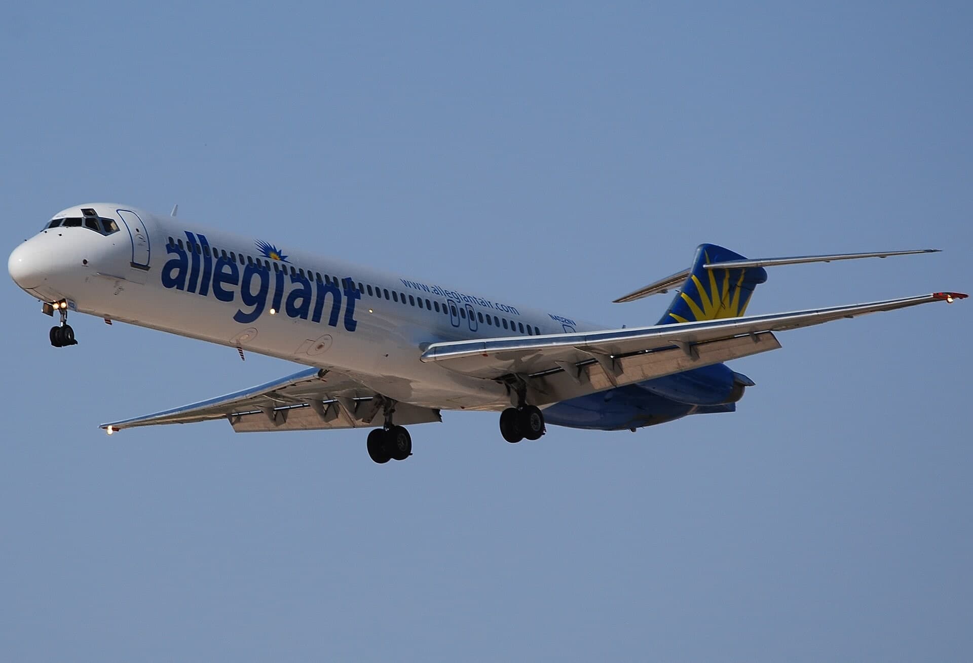 N402NV — Douglas