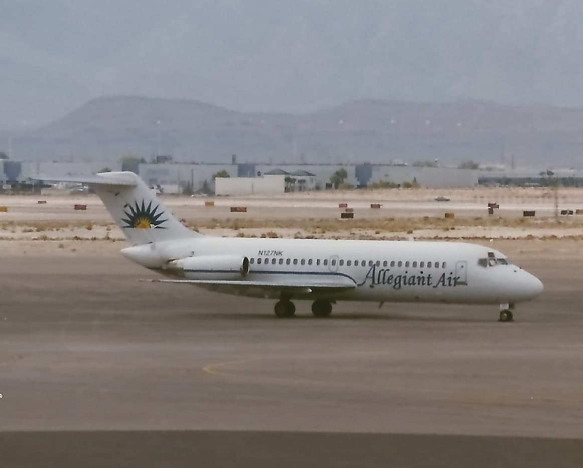 N127NK — Douglas