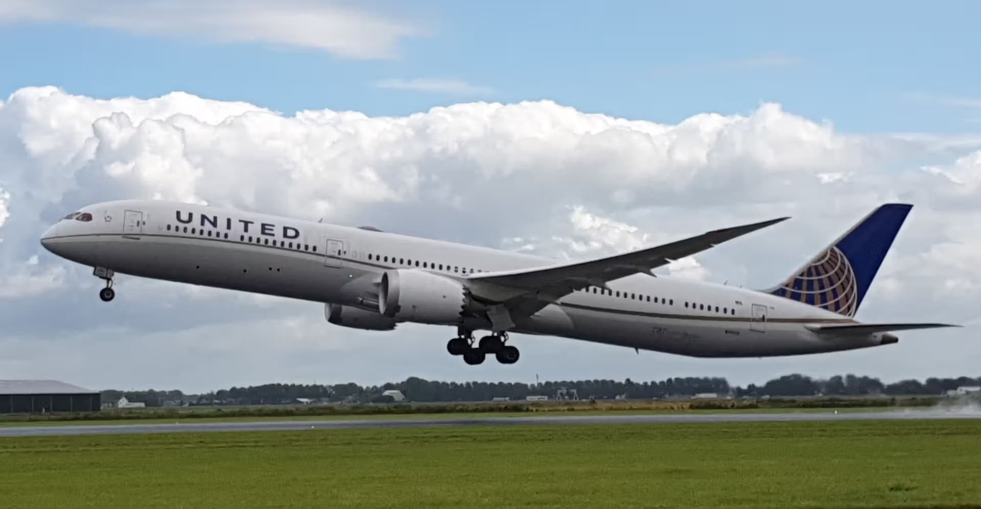 N14001 — Boeing
