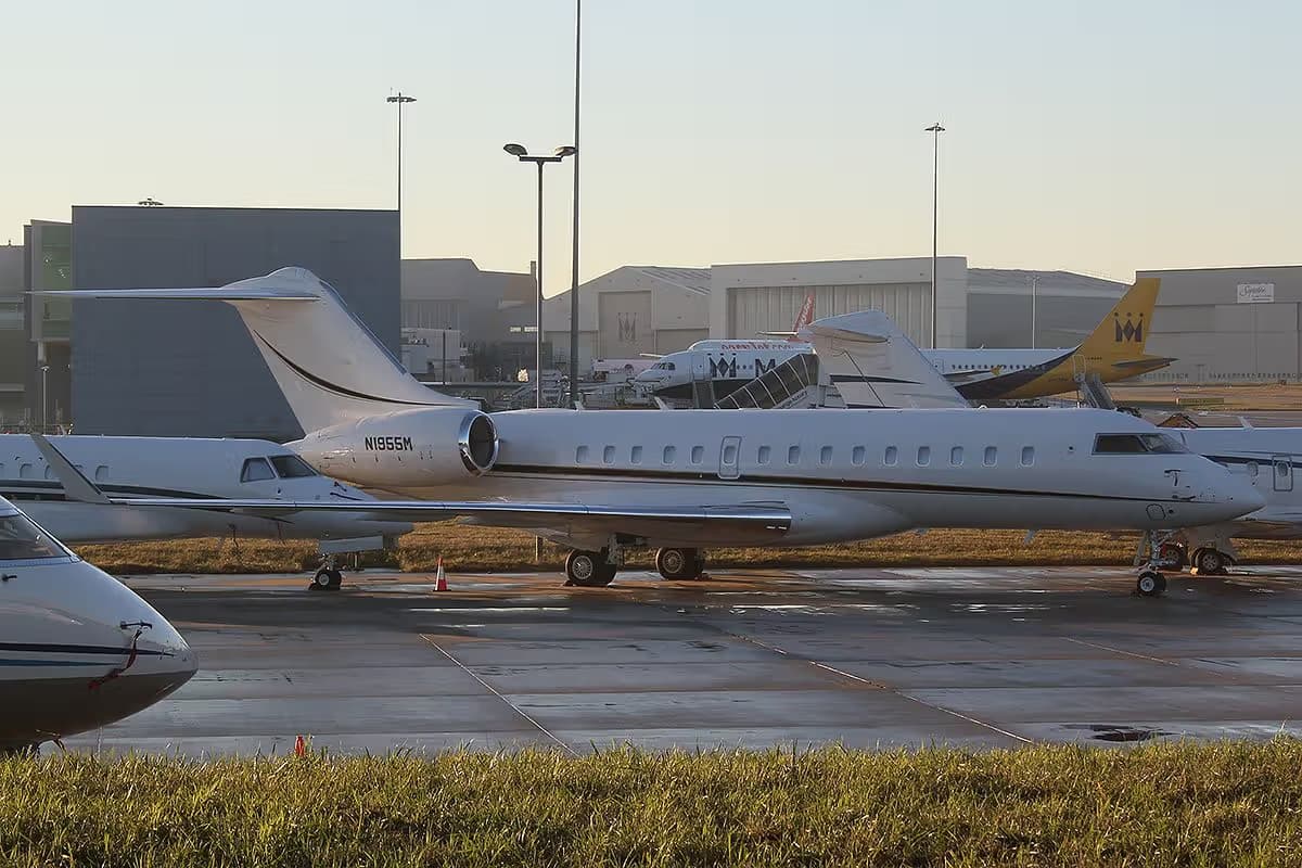 N1955M — Business jet