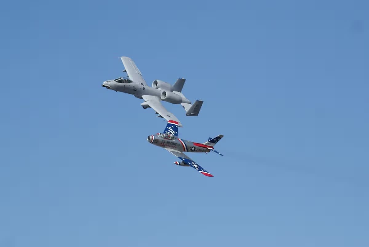 Unidentified — Twin-engine aircraft