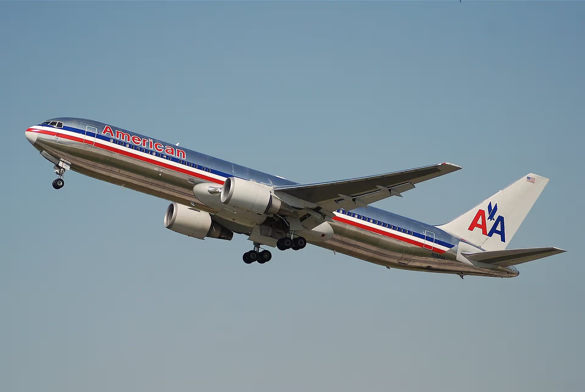 N352AA — Boeing