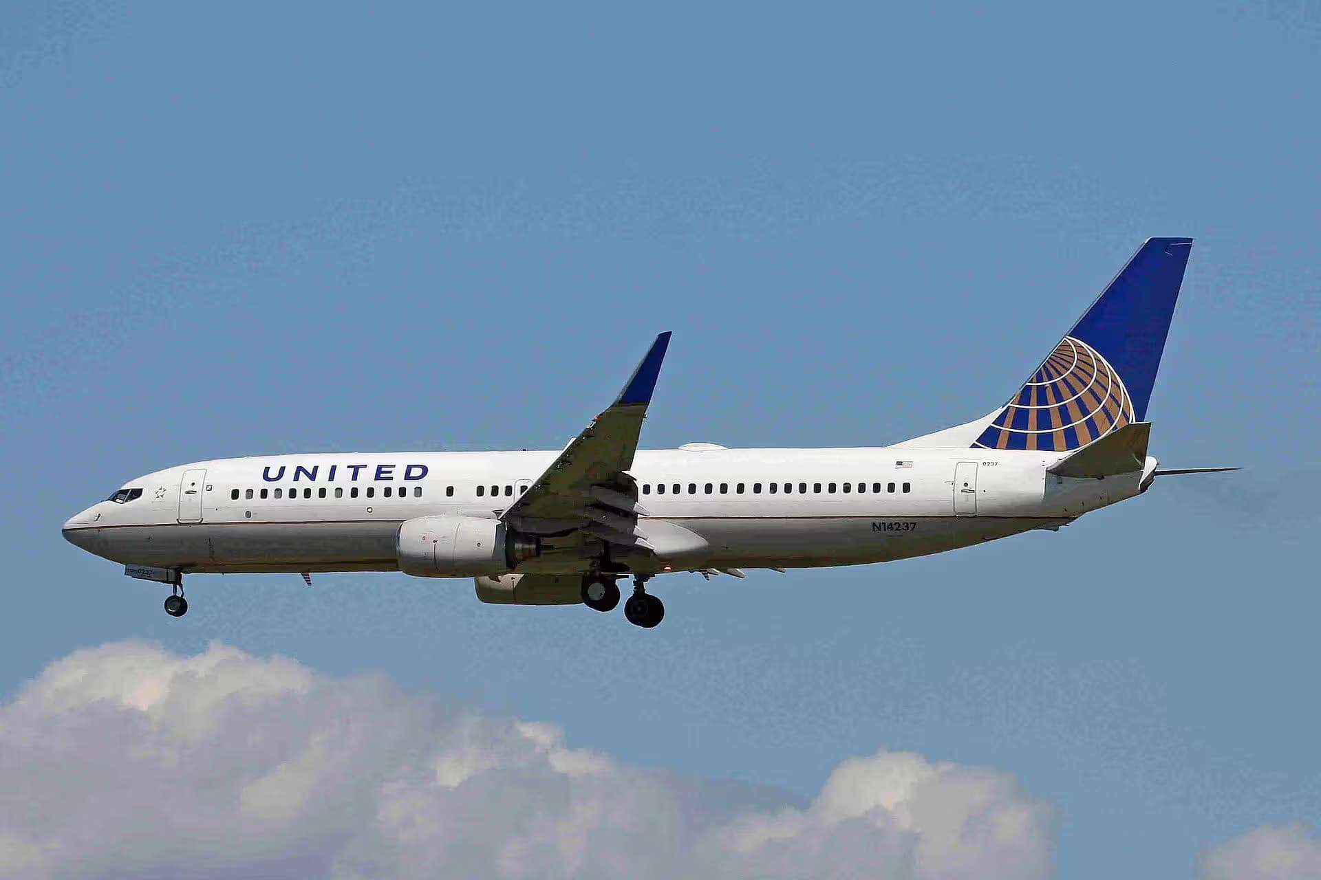 N14237 — Twin-engine aircraft