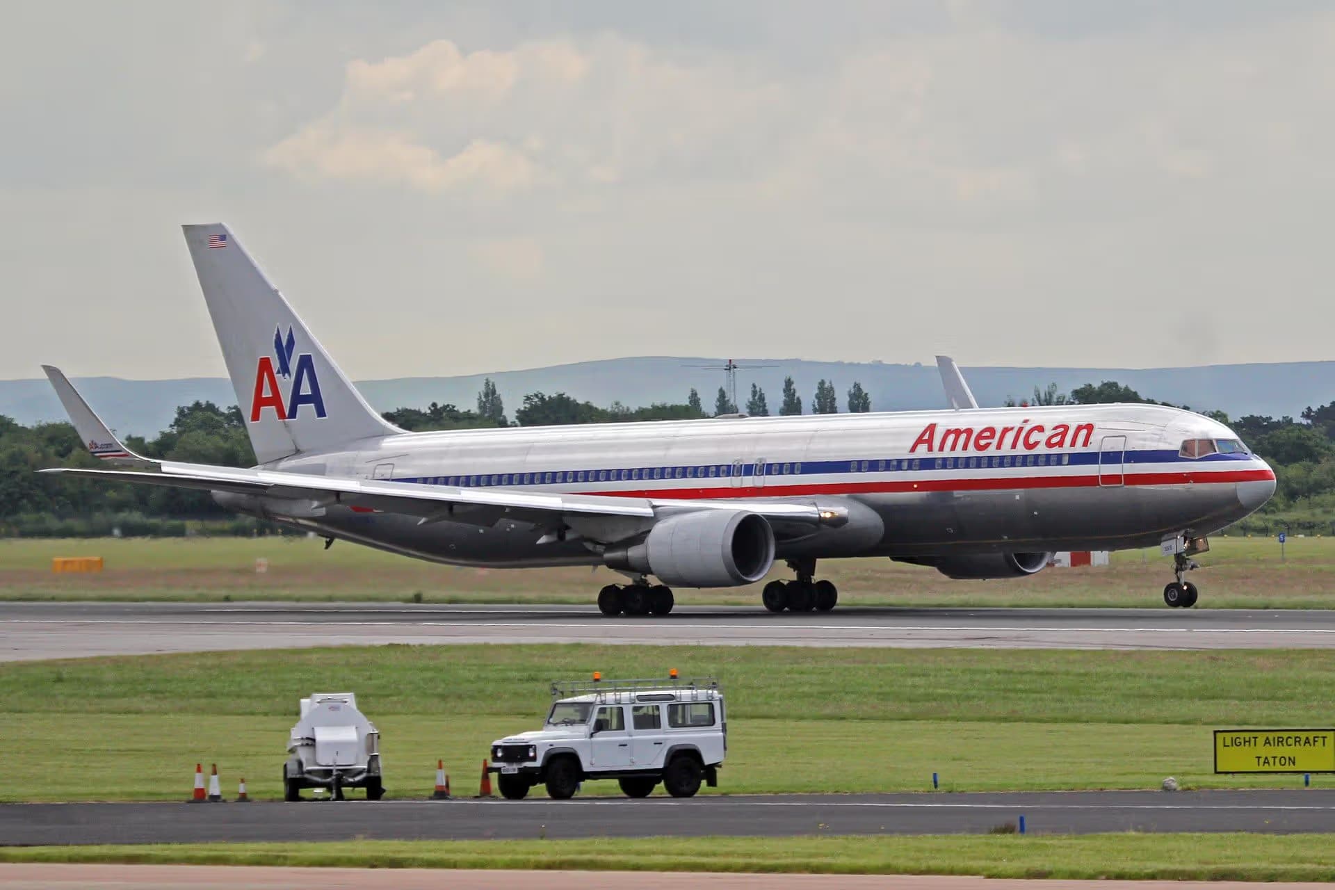 N359AA — Boeing