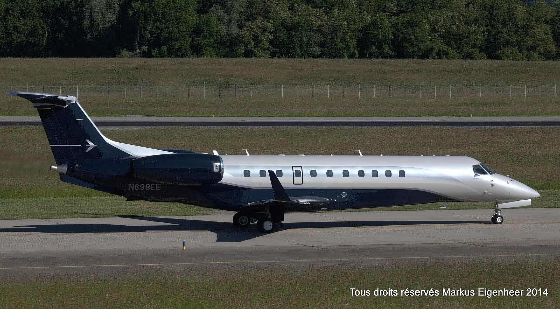 N698EE — Business jet