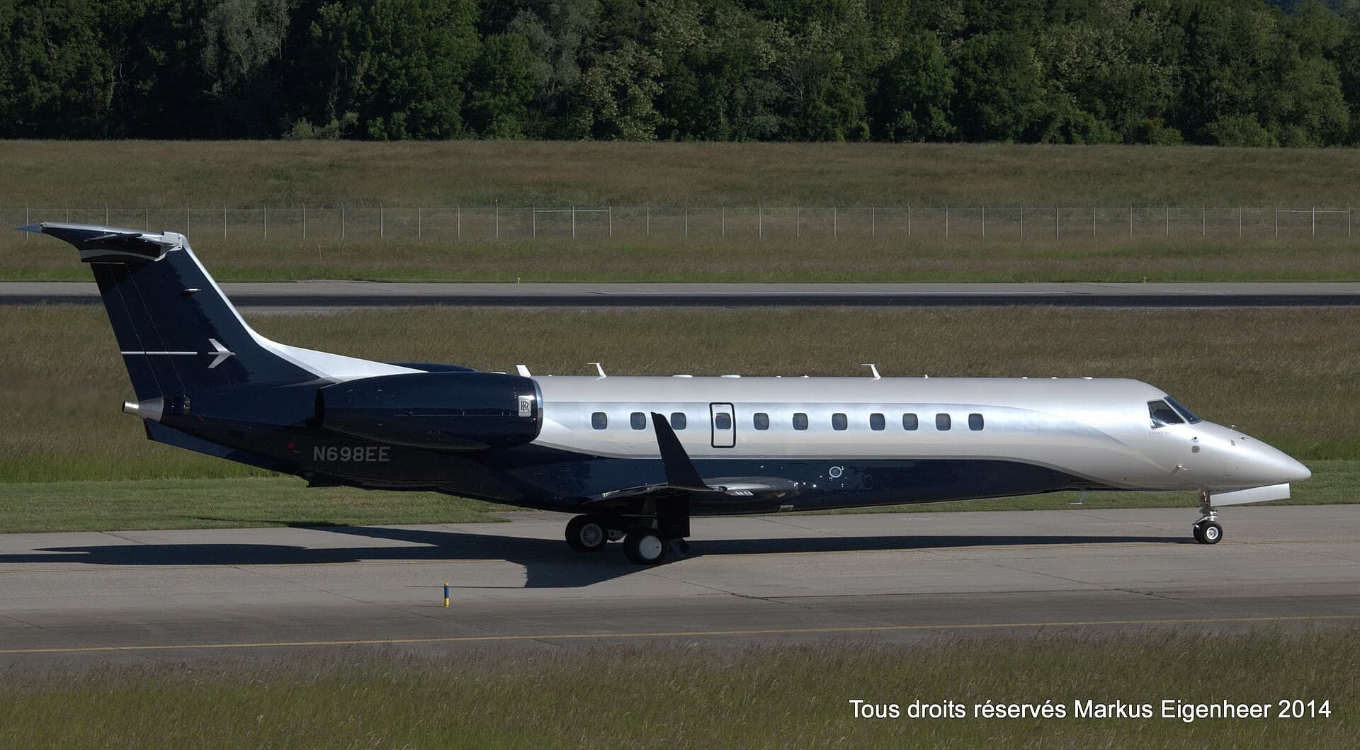 N698EE — Business jet