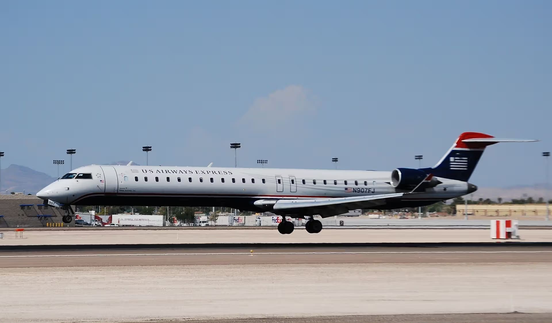 N907FJ — Twin-engine aircraft