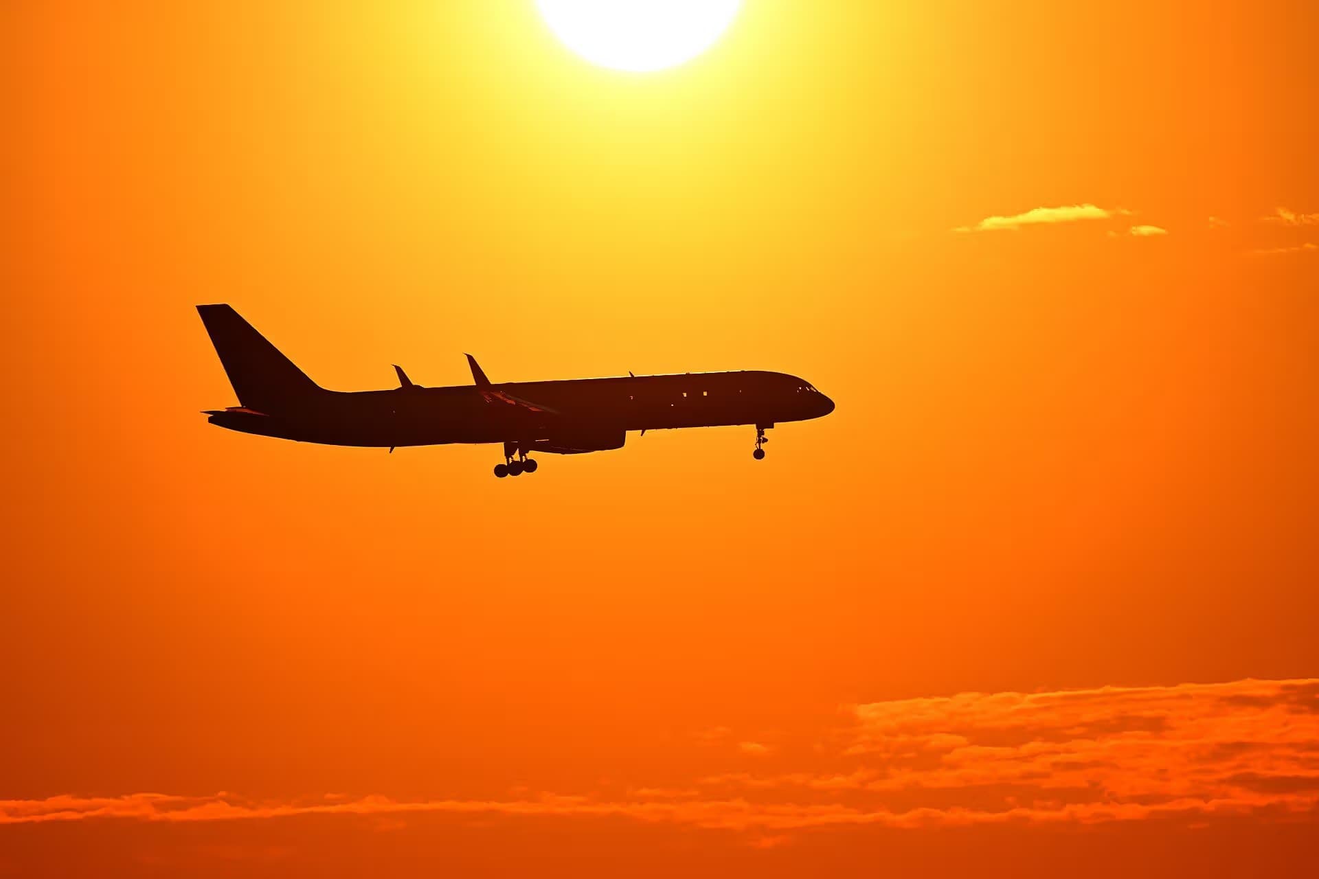 N18119 — Twin-engine aircraft
