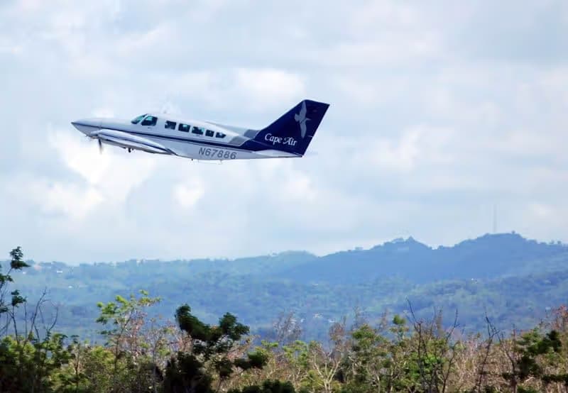 N67886 — Twin-engine aircraft