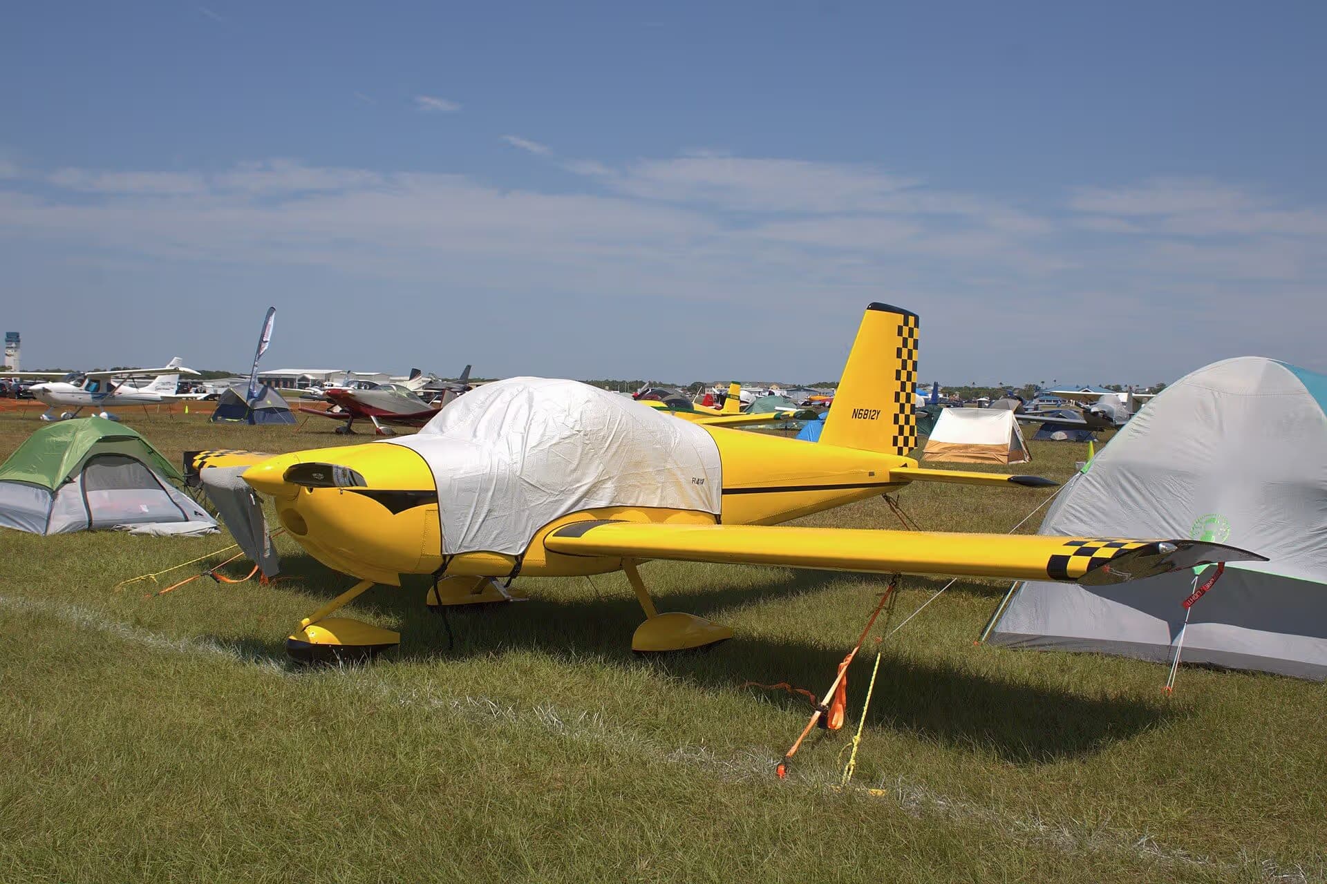 N6812Y — Single-engine aircraft