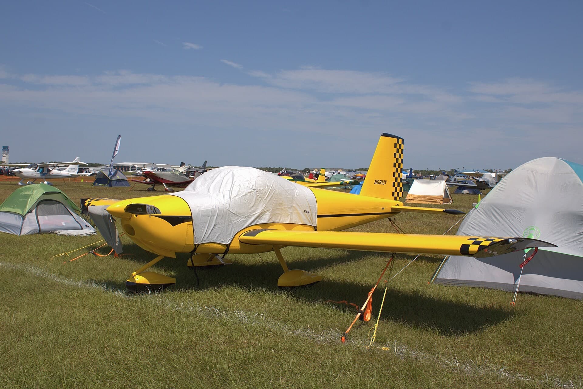 N6812Y — Single-engine aircraft
