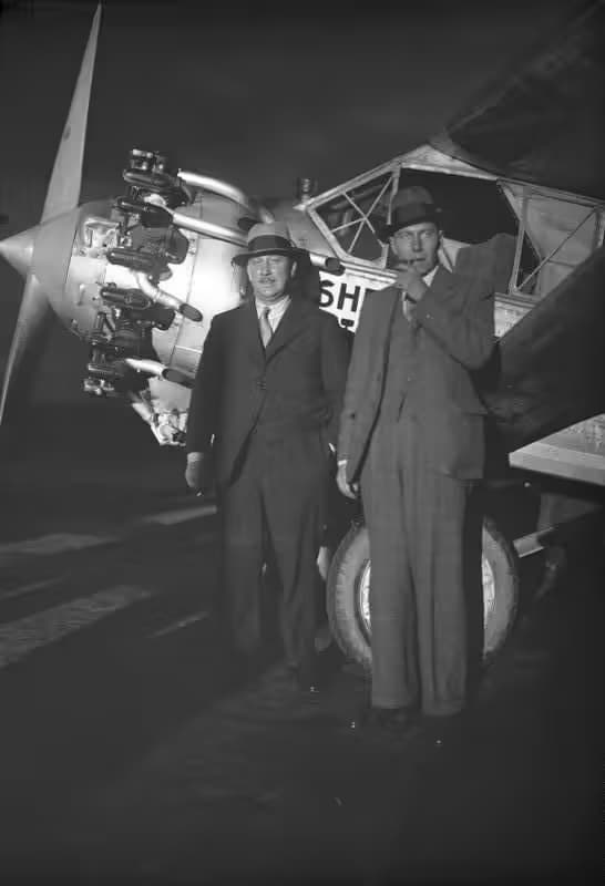 Unidentified — Single-engine aircraft