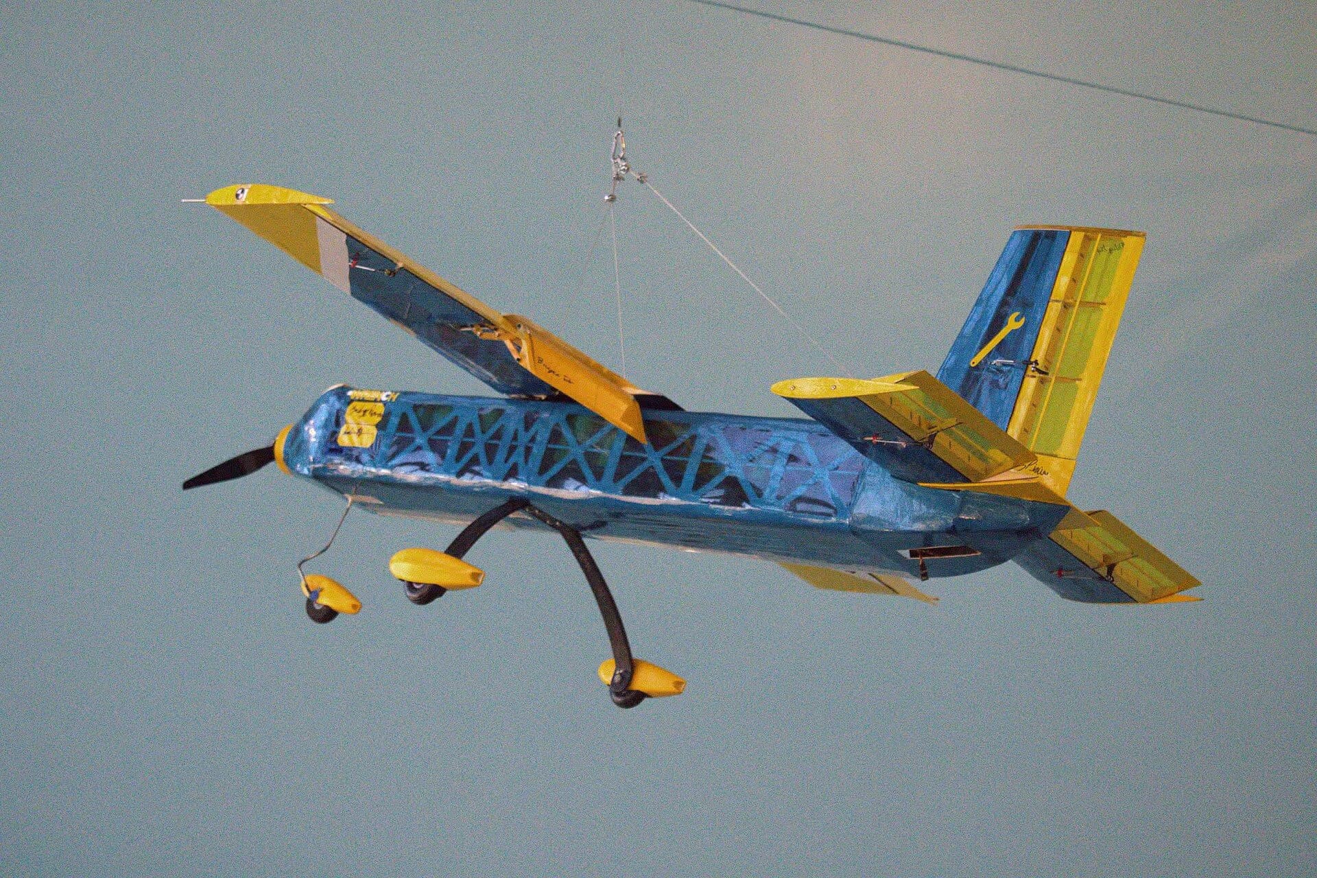 Unidentified — Single-engine aircraft