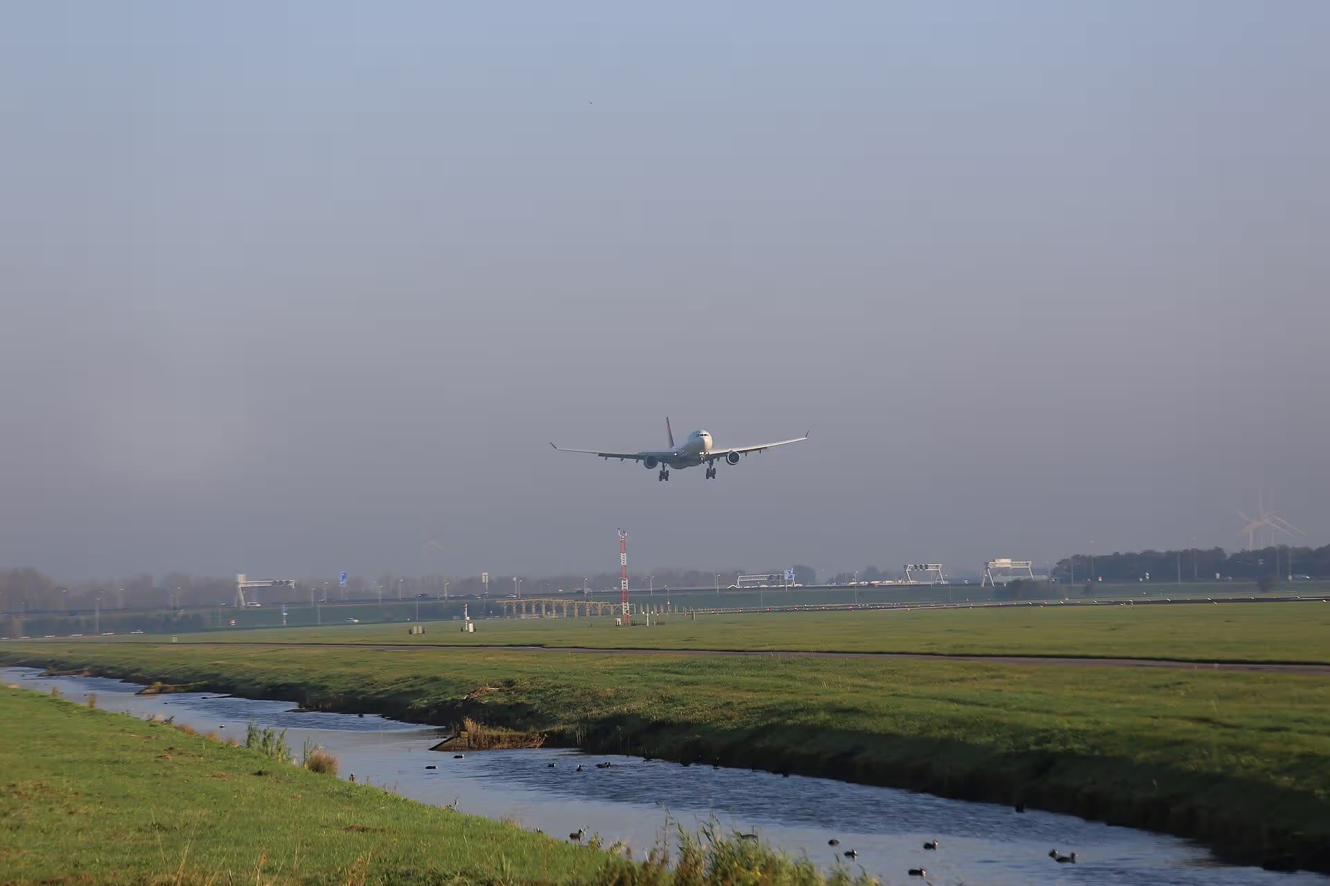 N815NW — Twin-engine aircraft