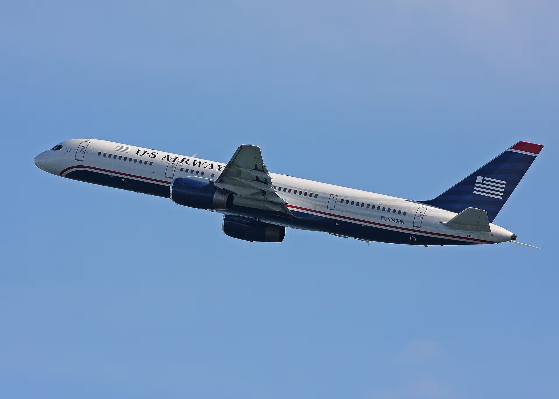 N940UW — Twin-engine aircraft