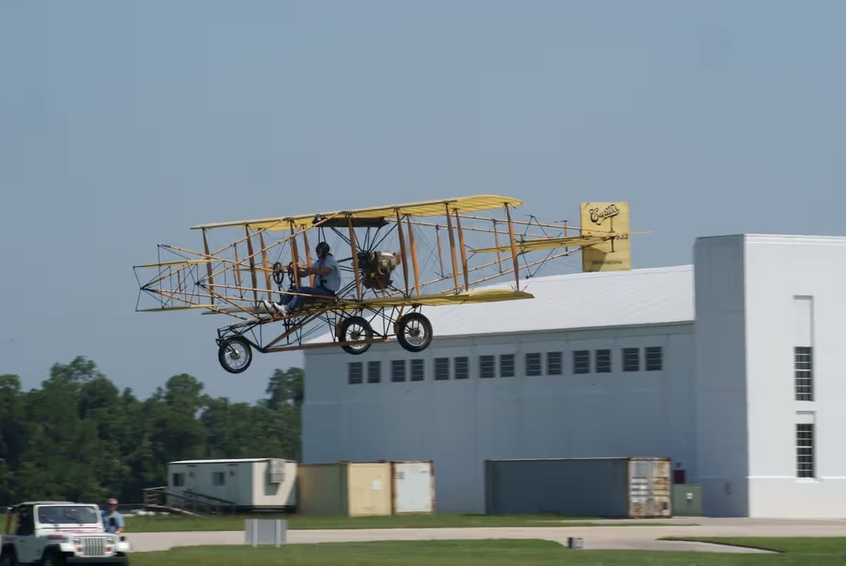 Unidentified — Aircraft