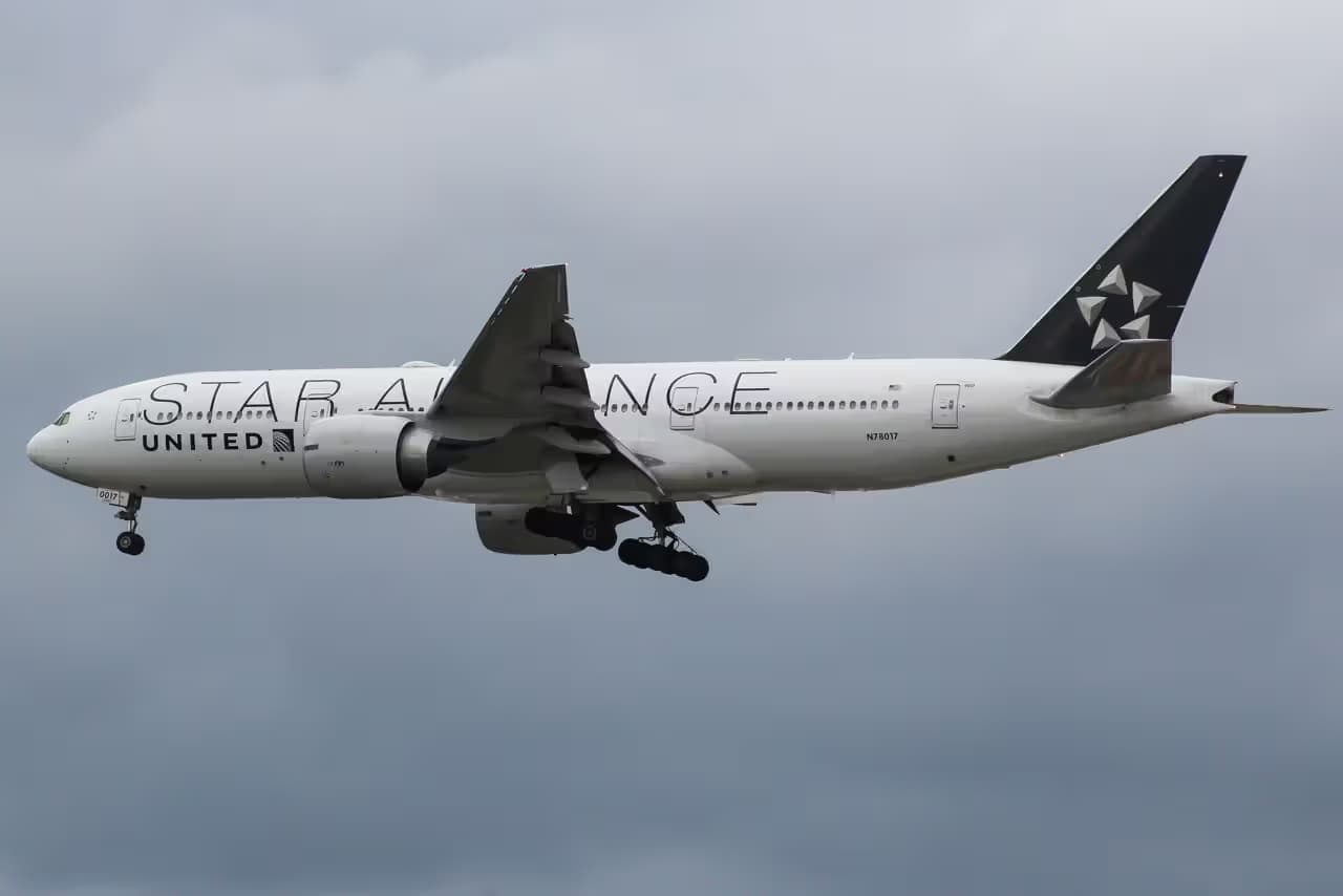 N78017 — Boeing