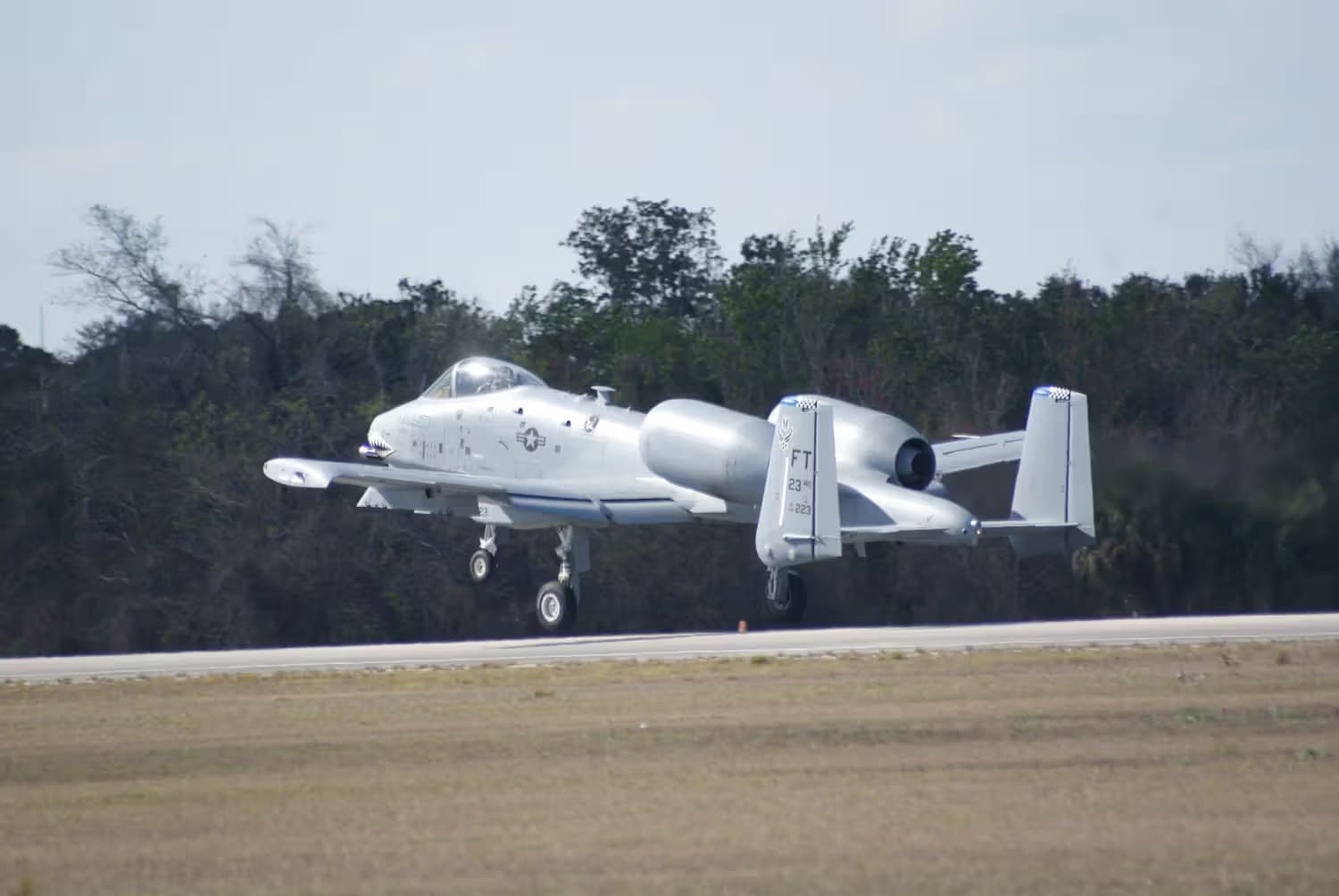 Unidentified — Twin-engine aircraft