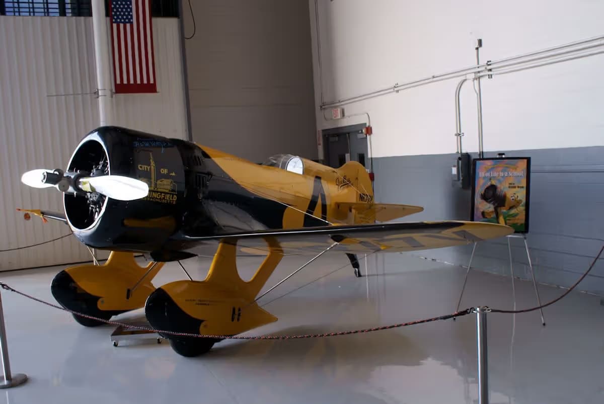 Unidentified — Single-engine aircraft