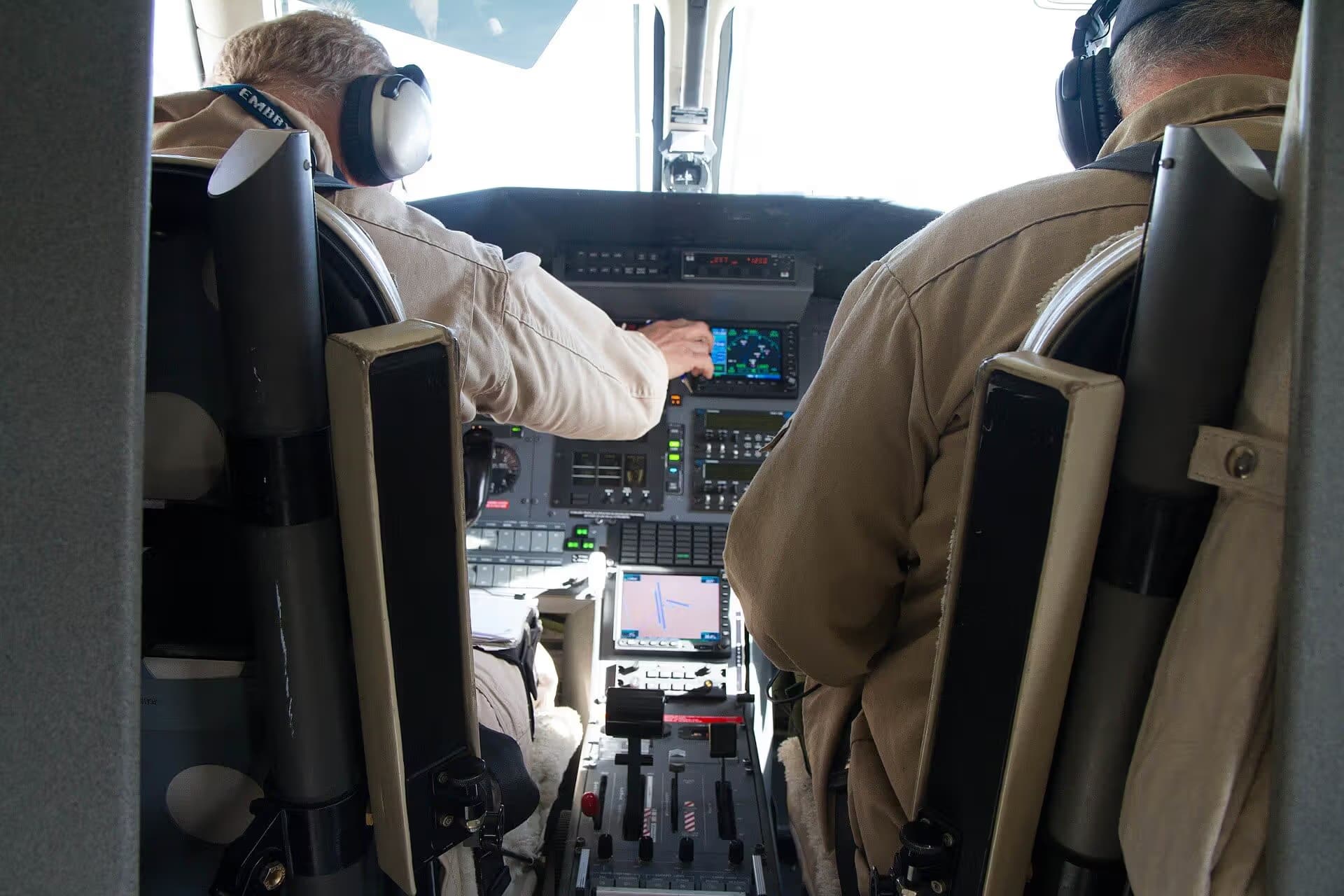 N328SF — Aircraft