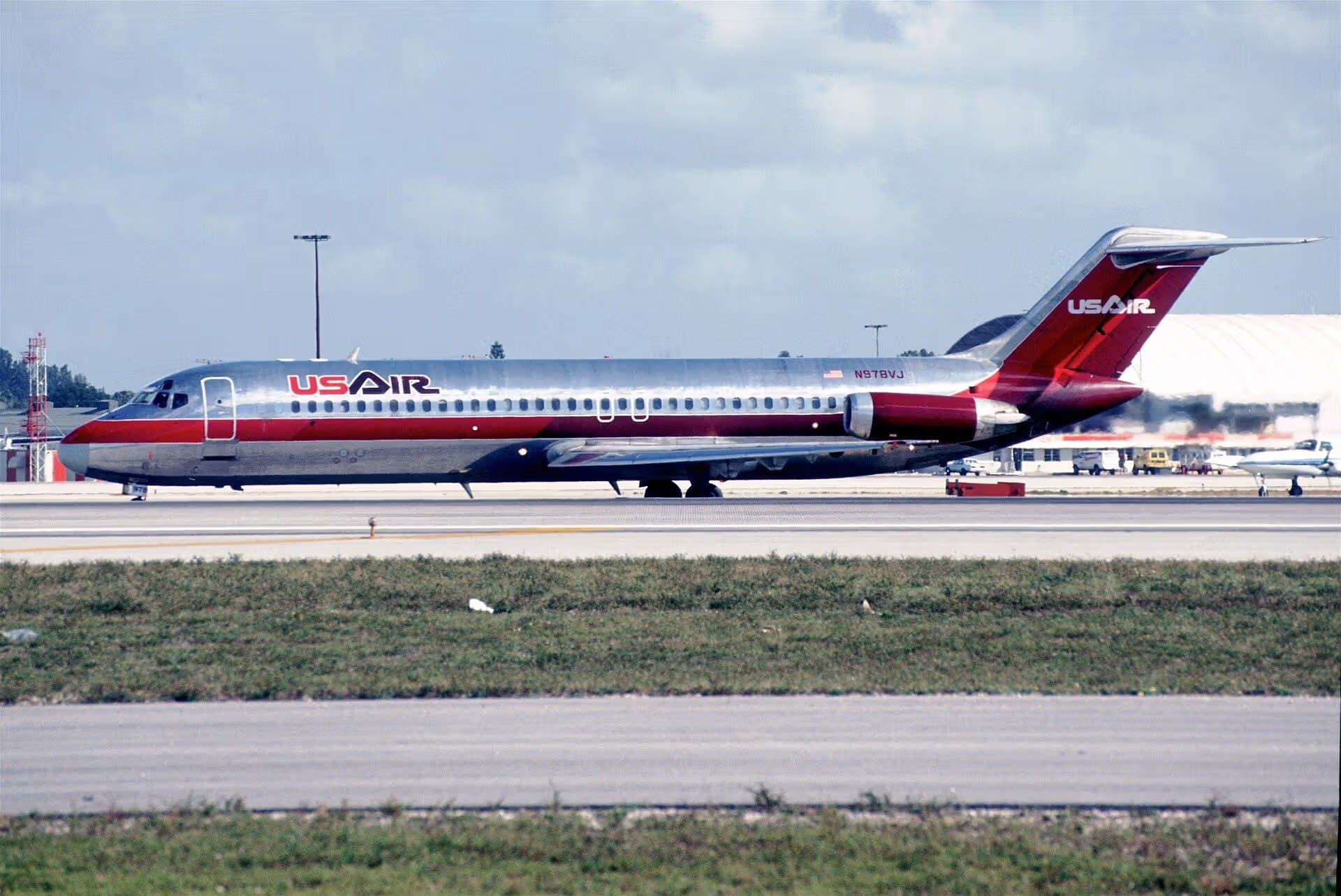 N978VJ — Twin-engine aircraft