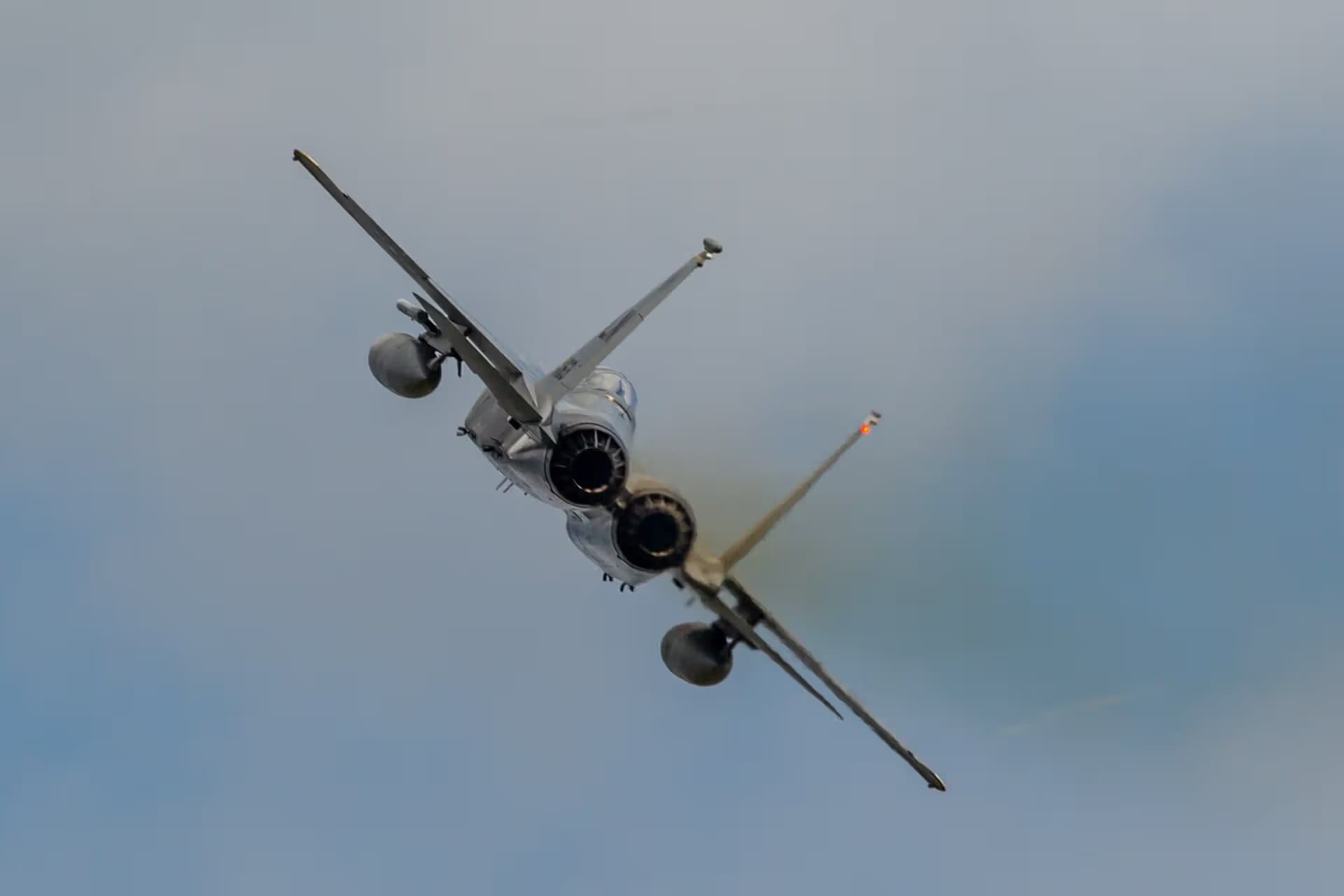 Unidentified — Twin-engine aircraft