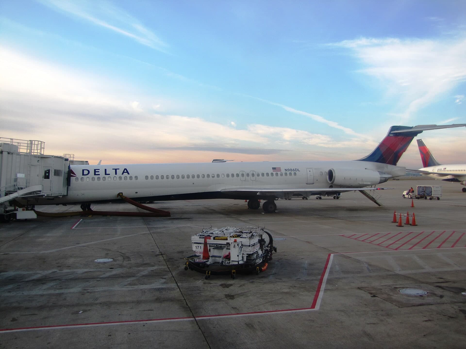 N986DL — Aircraft