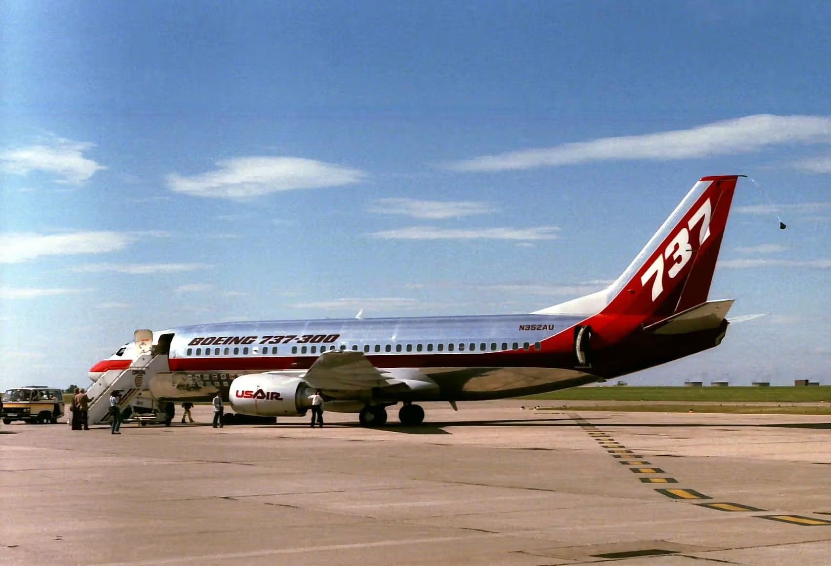 N352AU — Boeing