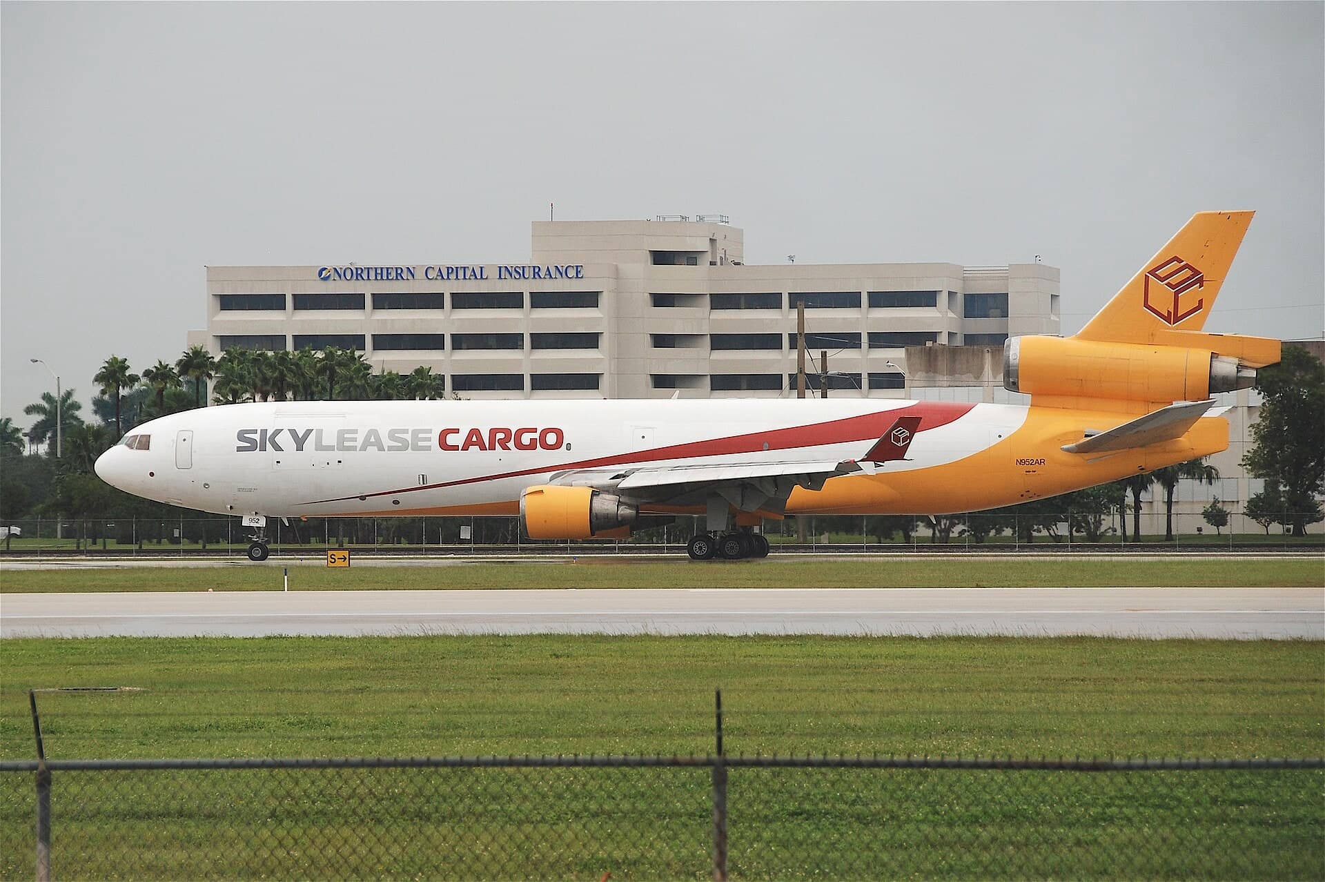 N952AR — Douglas
