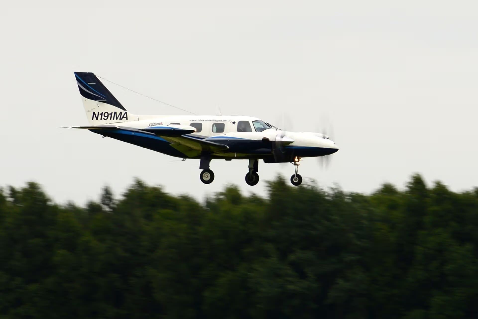N191MA — Twin-engine aircraft