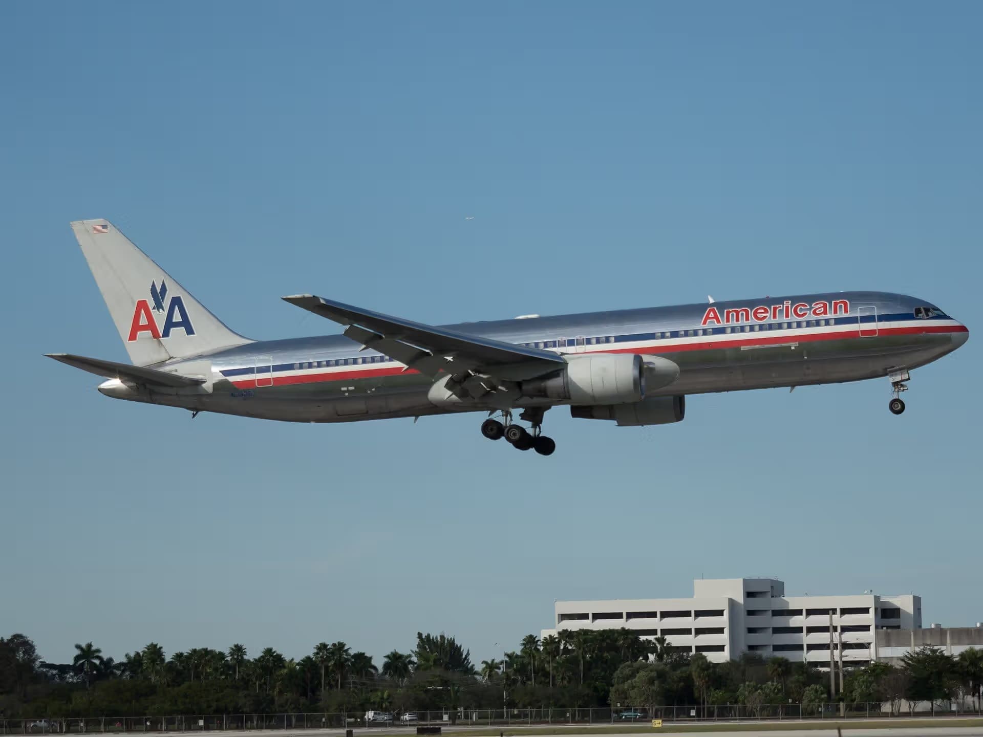 N39367 — Twin-engine aircraft at Miami International Airport