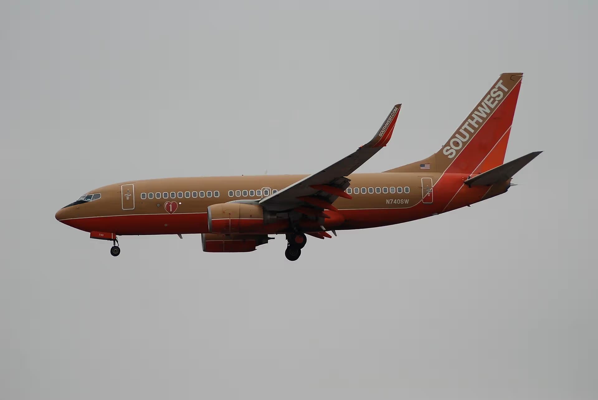 N740SW — Boeing at Los Angeles International Airport