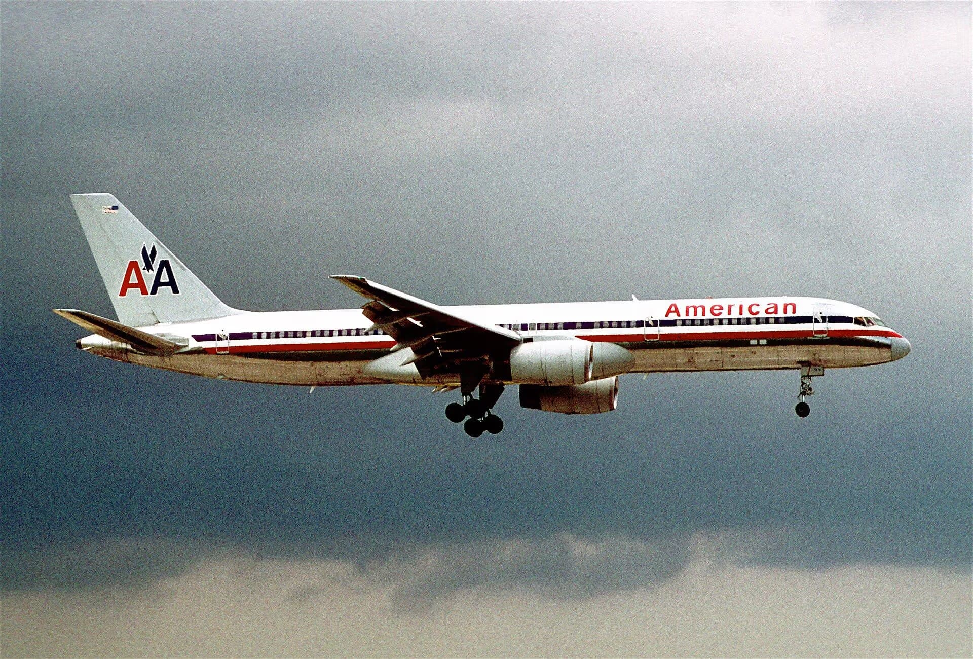 N671AA — Twin-engine aircraft
