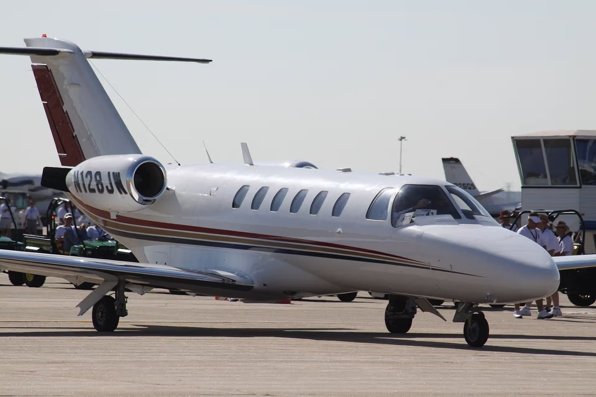 N128JW — Business jet