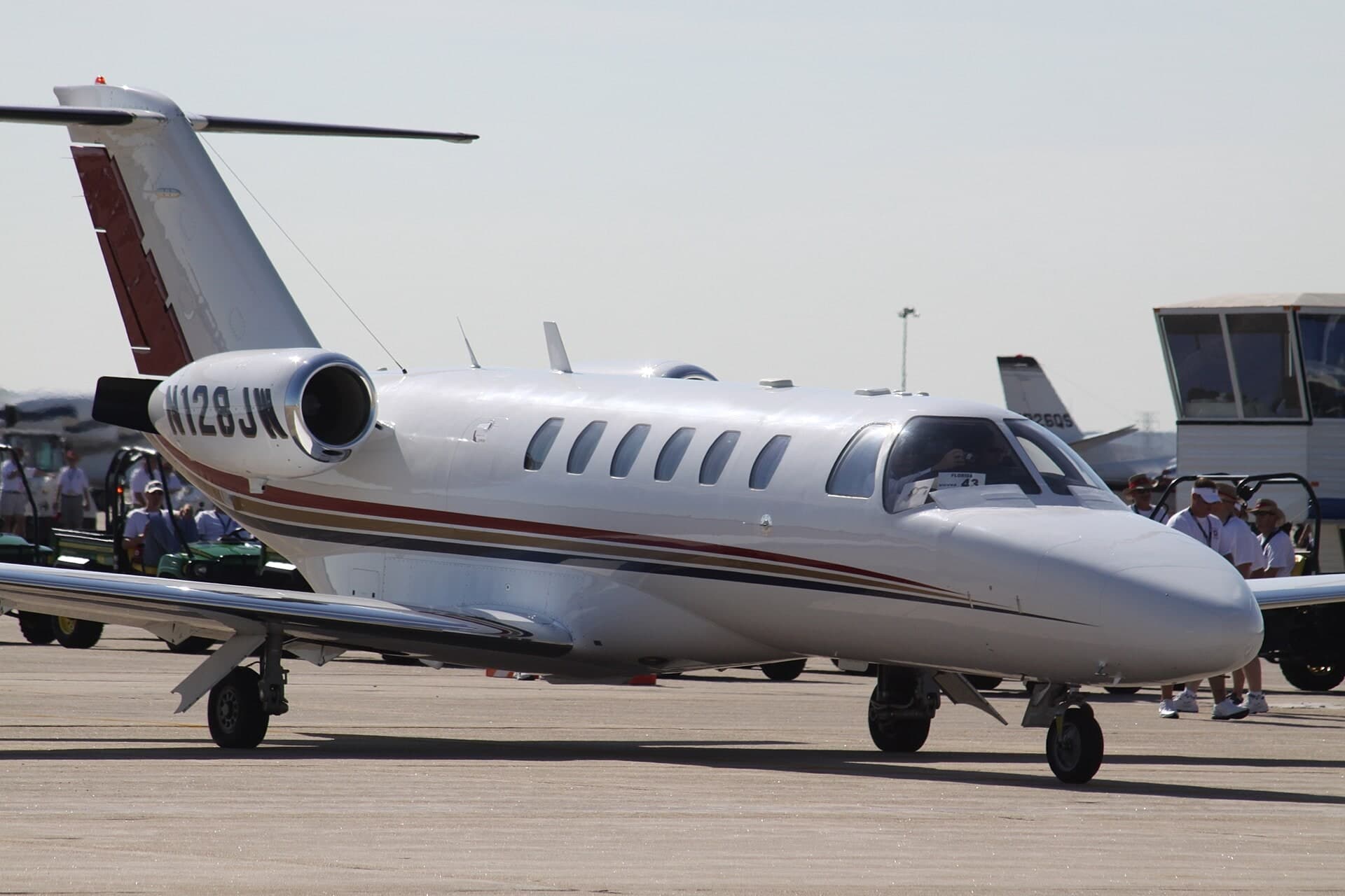 N128JW — Business jet