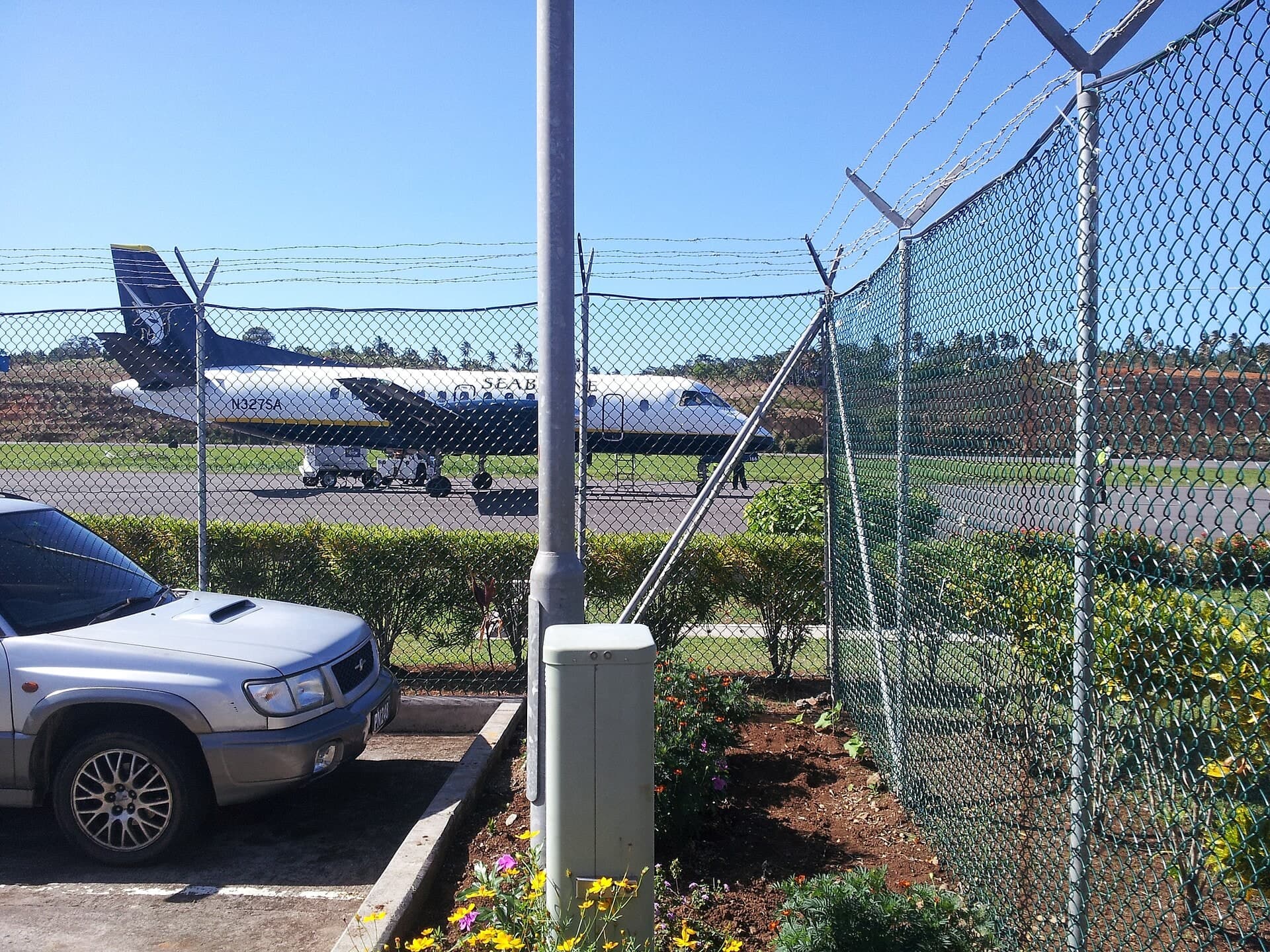 N327SA — Twin-engine aircraft